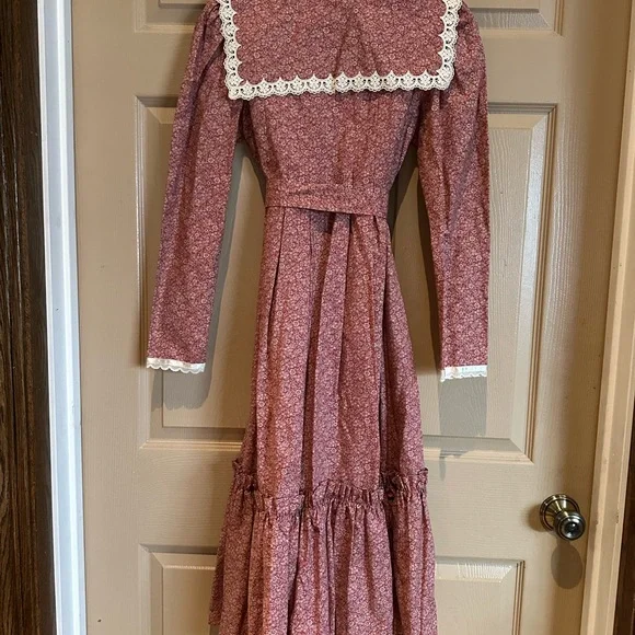 70’s Gunne Sax Rose Floral Prairie Dress with Lace Box Collar Trim - Picture 1 of 2